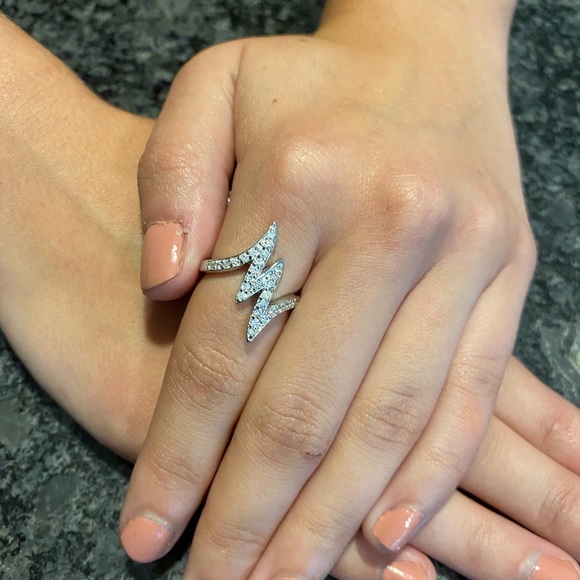 Sterling Silver Cz Zig Zag Ring - Picture 5 of 16